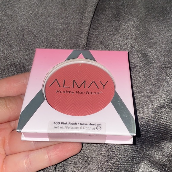 🦋Brand New 5 piece makeup bundle! - Picture 5 of 8